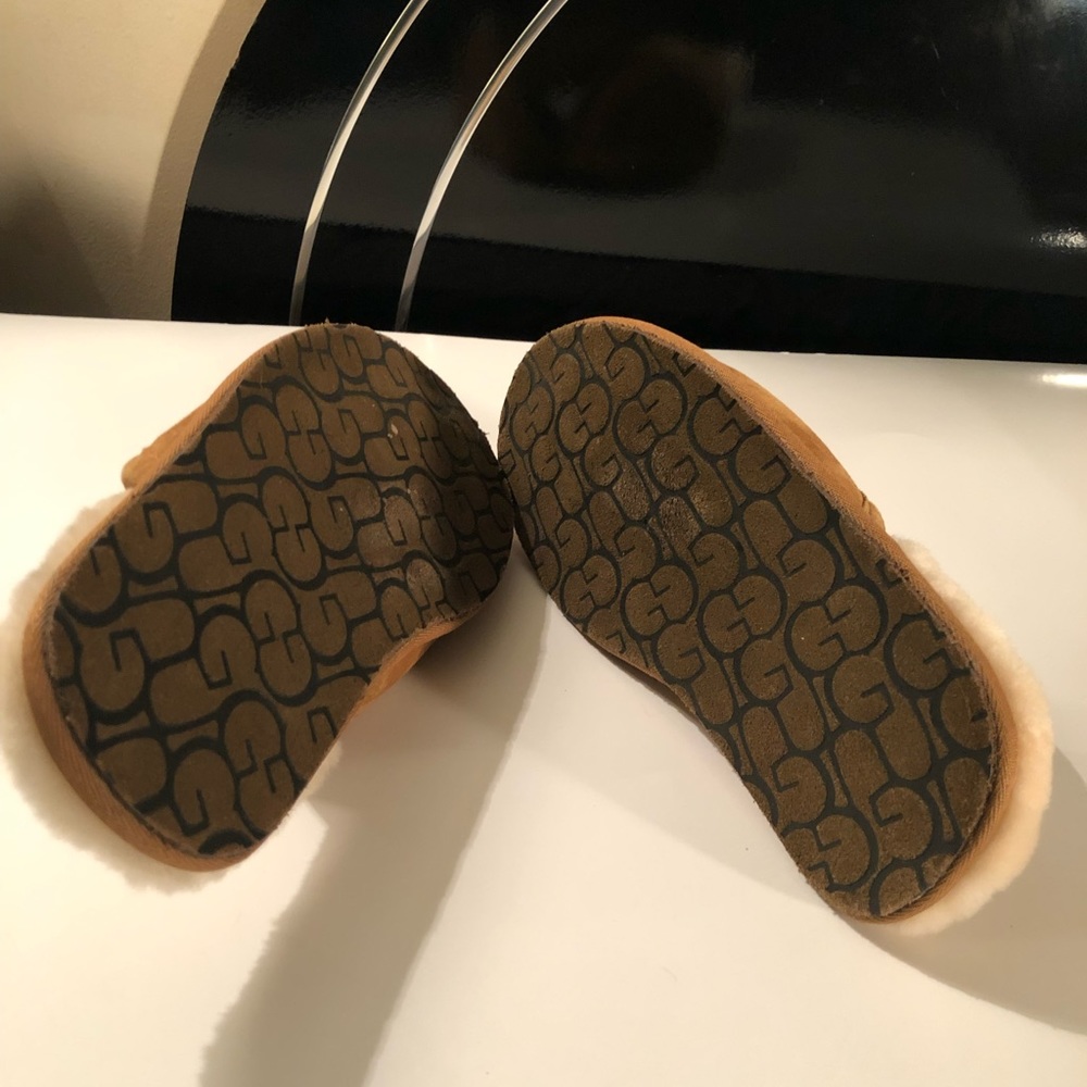 Ugg slippers - Picture 4 of 5